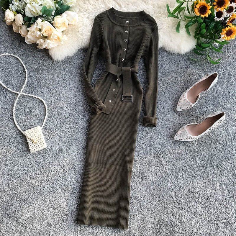 Knit knee-length skirts