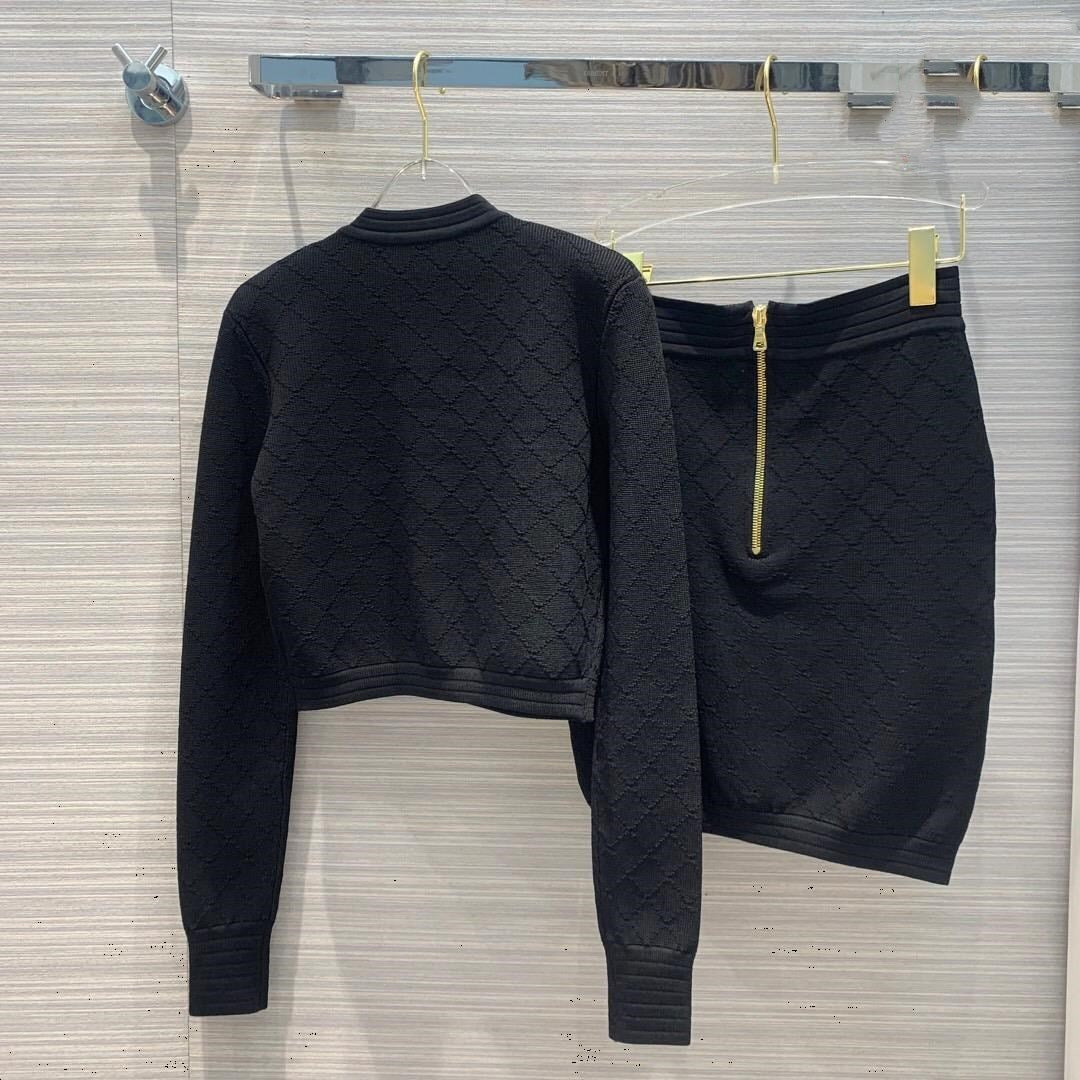 Snap Buttoned Shoulder Pad Knitted Set