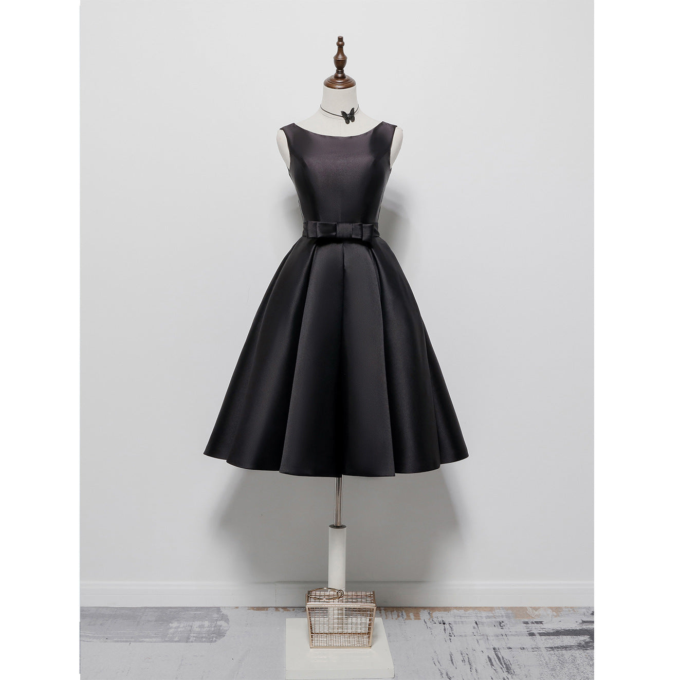 Hepburn Style Elegant Backless Dress