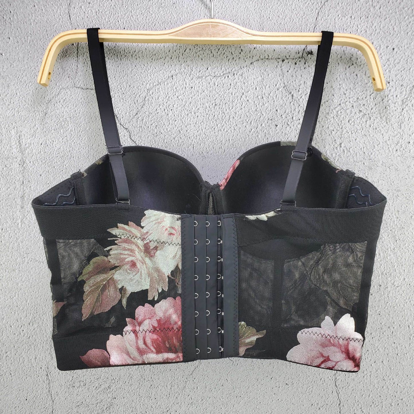 Three-Dimensional Top
