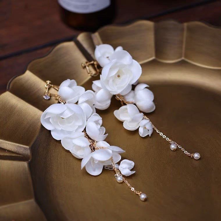 White Small Flower Tassel Wedding Dress Earrings