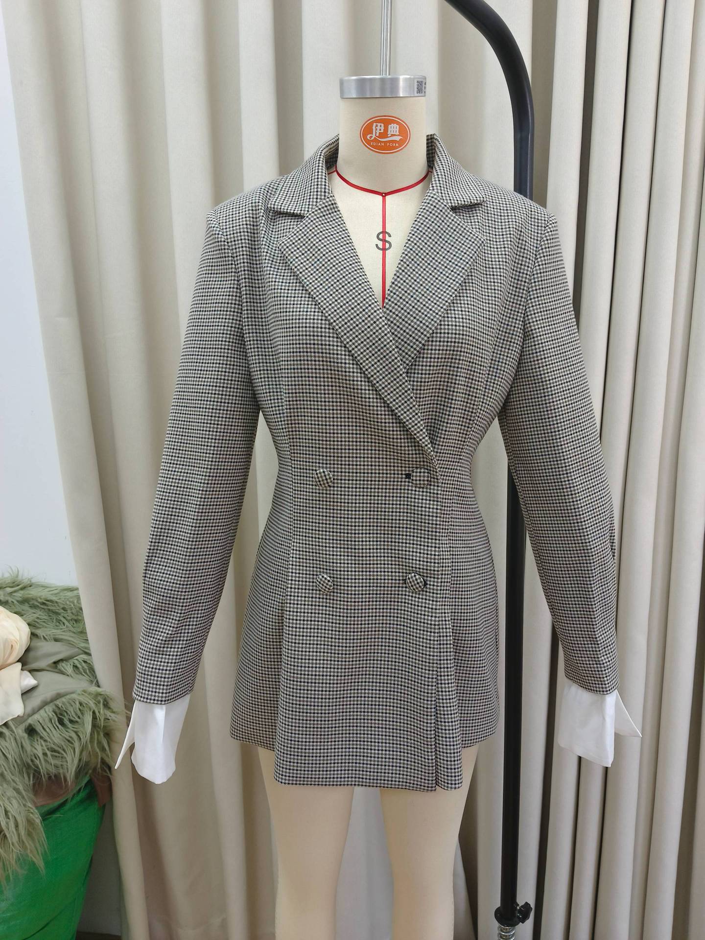 Plaid Waist-tight Suit Jacket