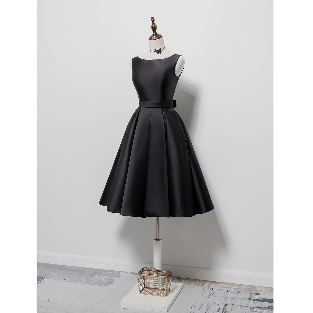 Hepburn Style Elegant Backless Dress