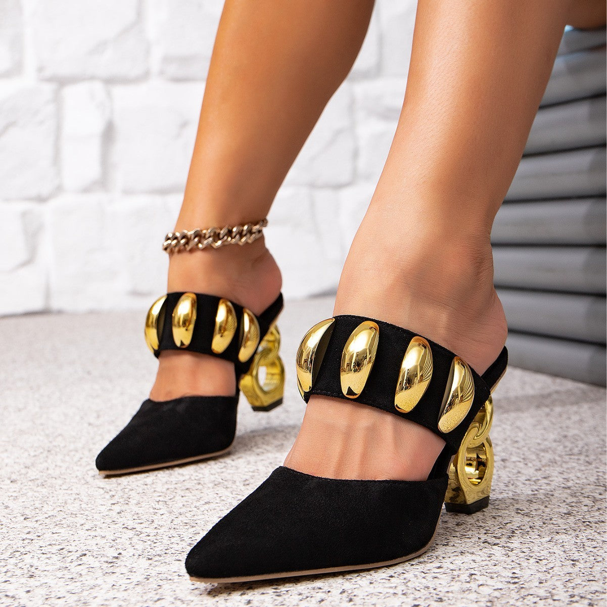 High-heeled Shaped