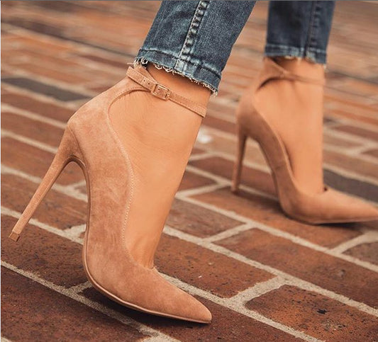 Solid pointed high heels