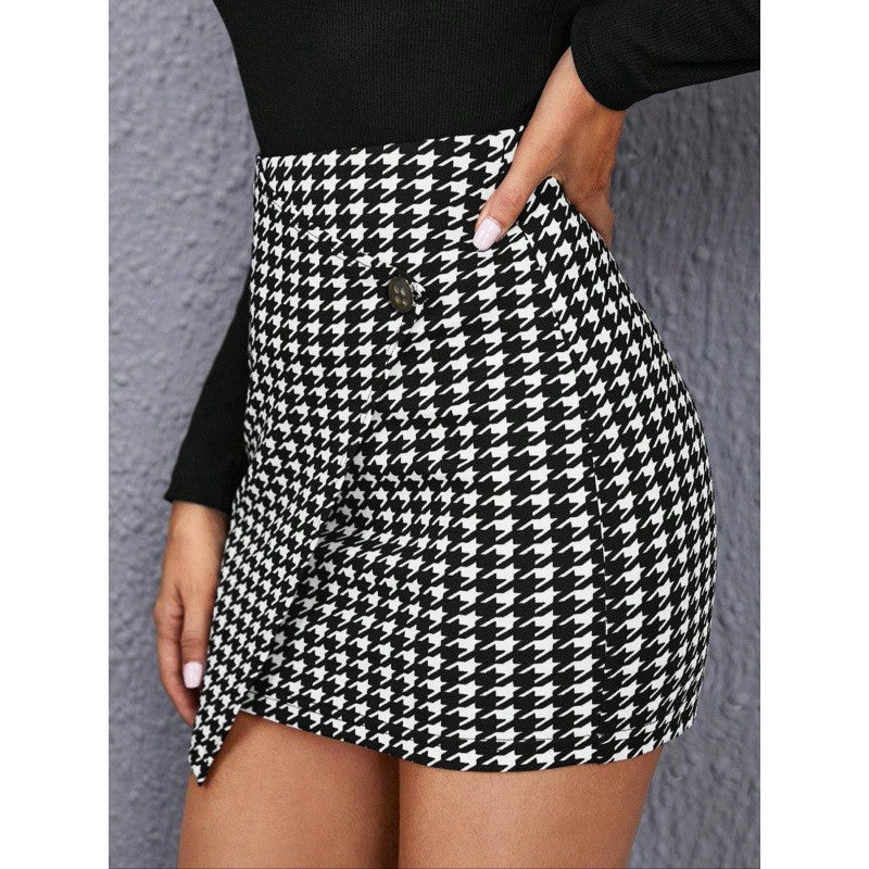 High-waist squared skirt in a stylish design, showcasing the fabric texture and silhouette from M Chic Boutique.