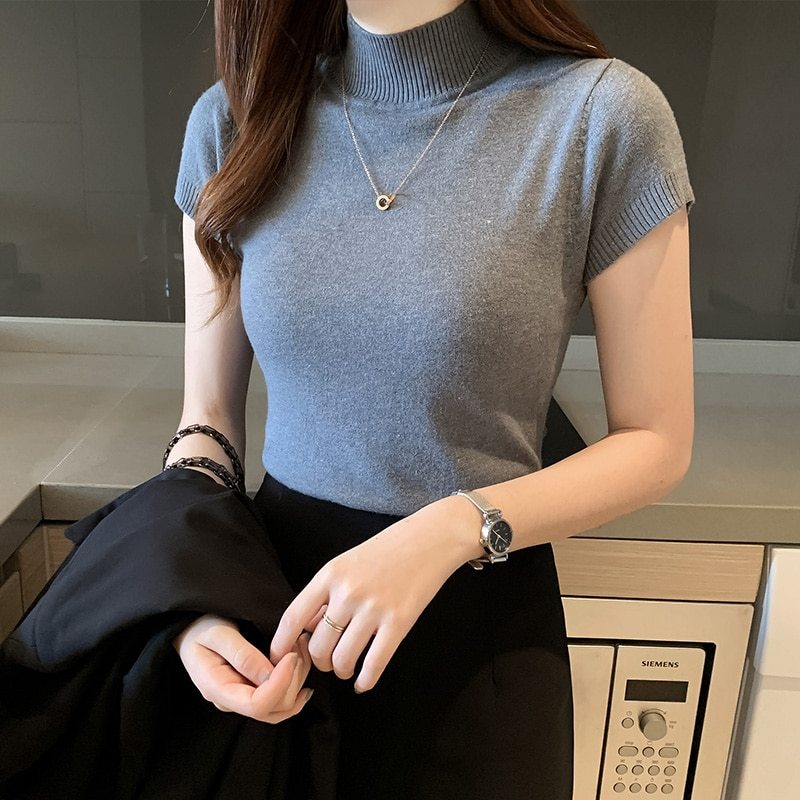 Short sweater with high neck