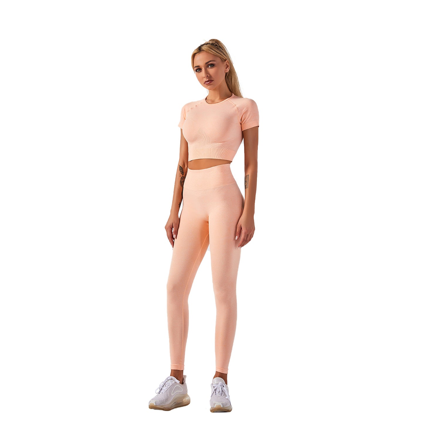 Seamless Botee yoga and gym set by M Chic Boutique, featuring a fitted sports bra and matching high-waist leggings for activewear.