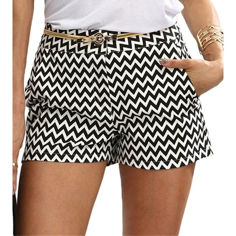 Wavy striped shorts