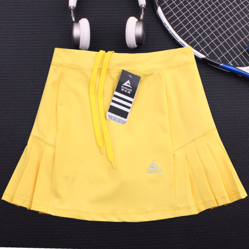 M Chic Boutique quick-drying tennis skirt for activewear, shown in a lightweight, breathable fabric with a fitted waistband.