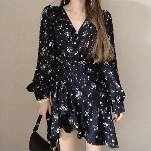 V-neck Cross Waist Bubble Sleeve Floral Dress