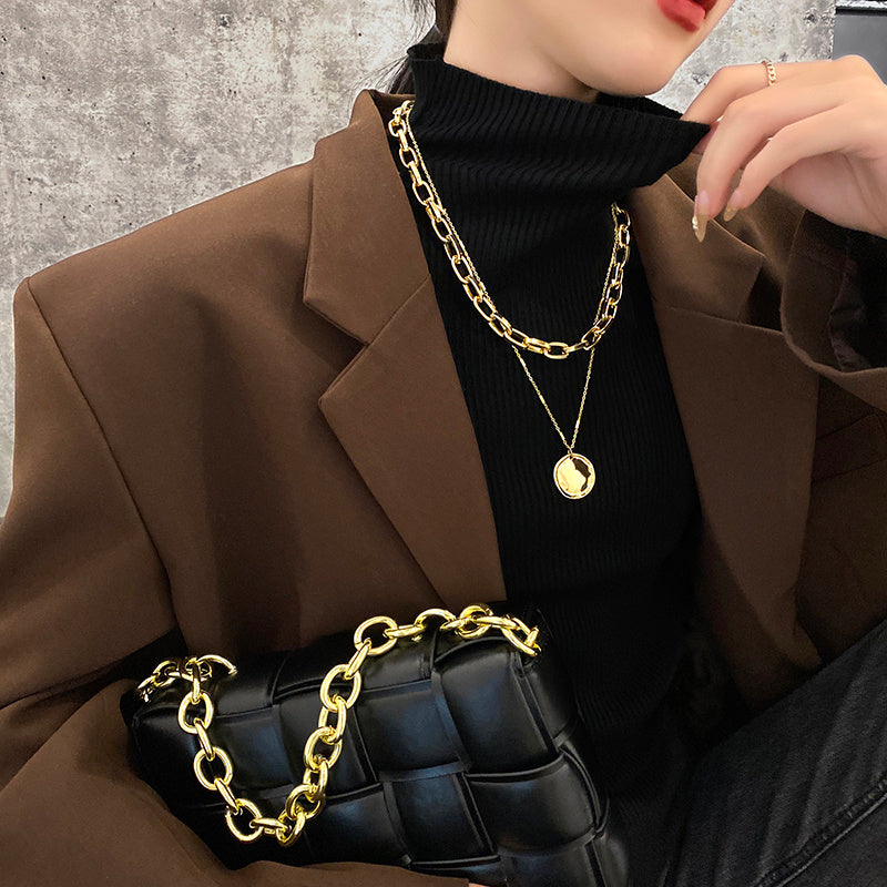 Metal medallion chain