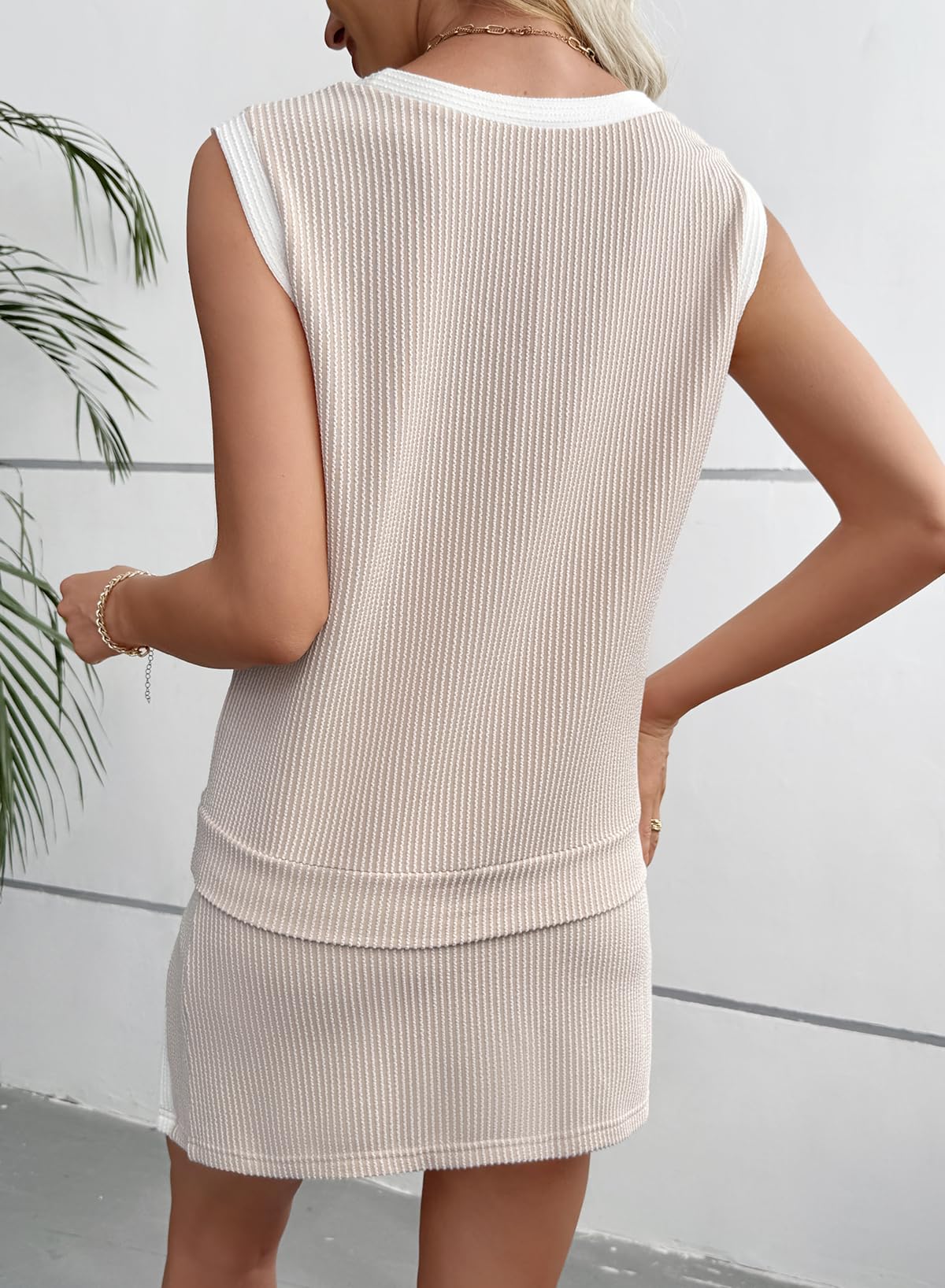 M Chic Boutique lounge athletic two-piece activewear set, featuring a comfortable top and matching pants in soft fabric.