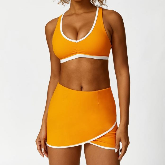 M Chic Boutique yoga suit set featuring a fitted sports bra and high-waisted leggings, perfect for activewear and yoga practice.