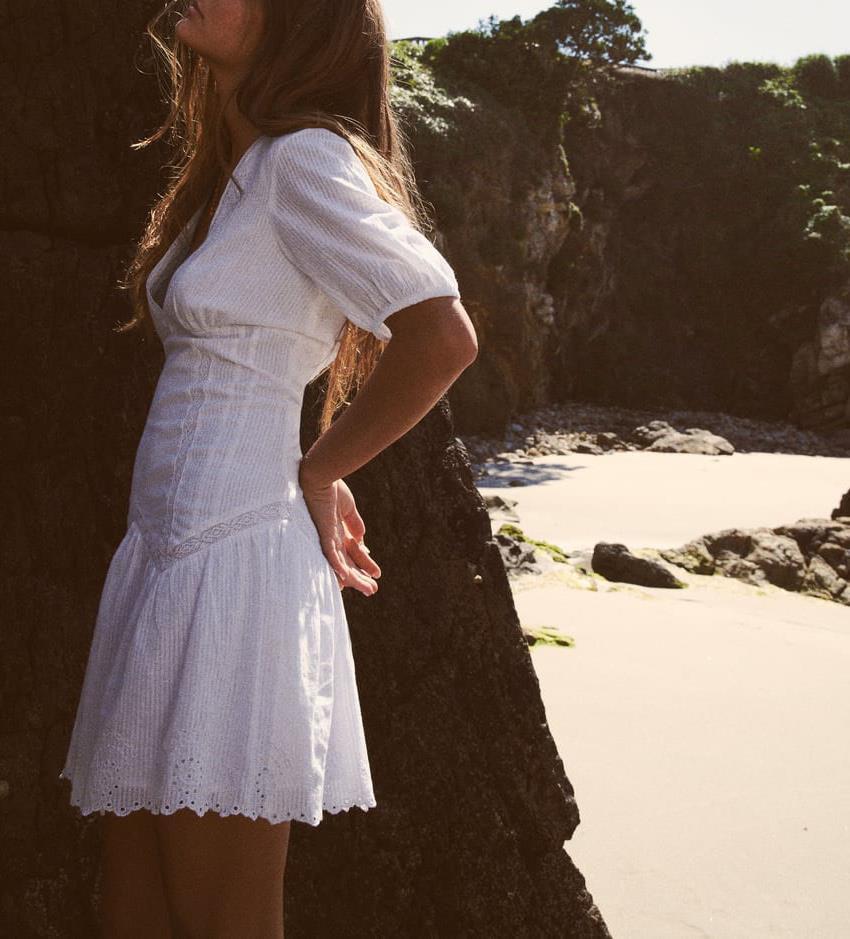 Summer Elegant Hollow Embroidery Short Dress - M Chic Boutique