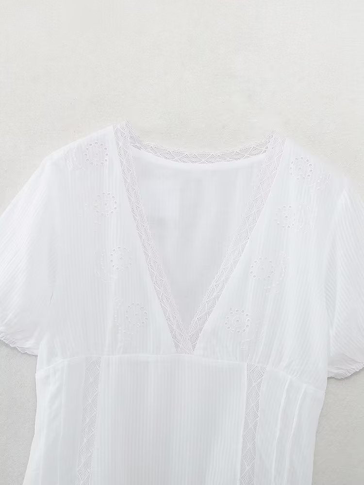 Summer Elegant Hollow Embroidery Short Dress - M Chic Boutique