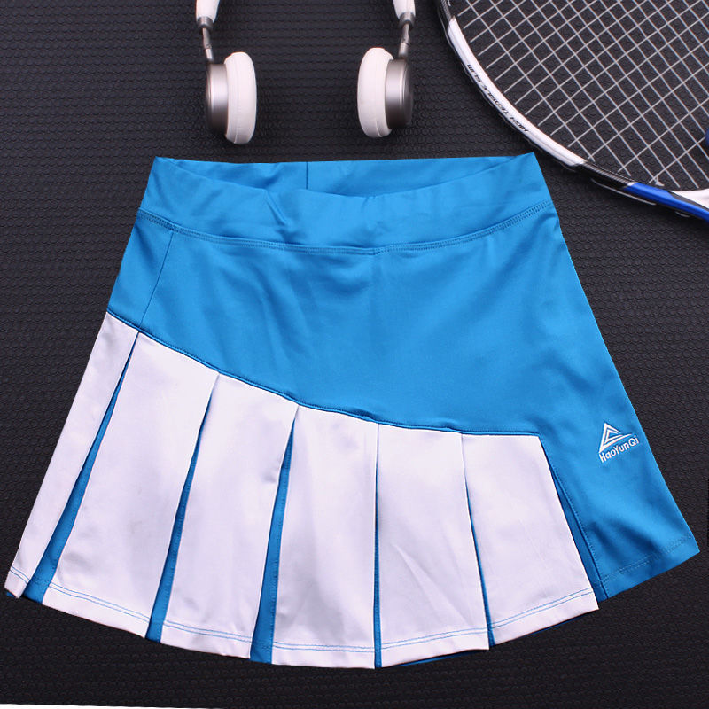 M Chic Boutique quick-drying tennis skirt for activewear, shown in a sporty design ideal for tennis and athletic activities.