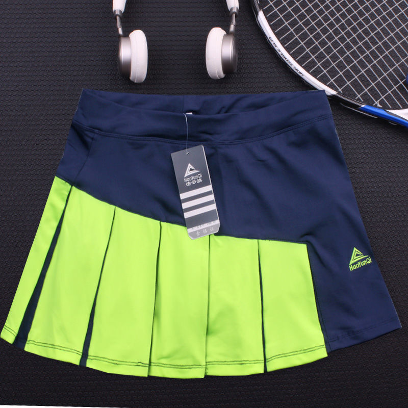 M Chic Boutique quick-drying tennis skirt for activewear, with breathable fabric and sporty design, shown on a model.